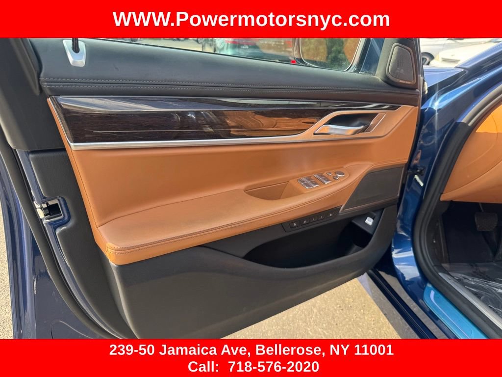 Used 2022 BMW 750Li xDrive AWD/4WD image 24