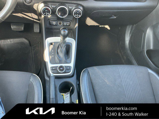 Used 2024 Hyundai Venue Limited image 24