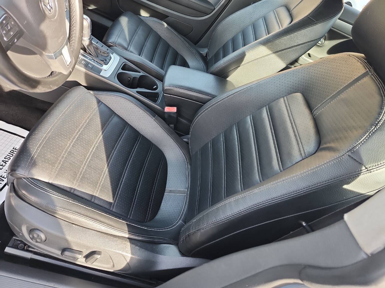 Used 2012 Volkswagen CC R-Line FWD image 18