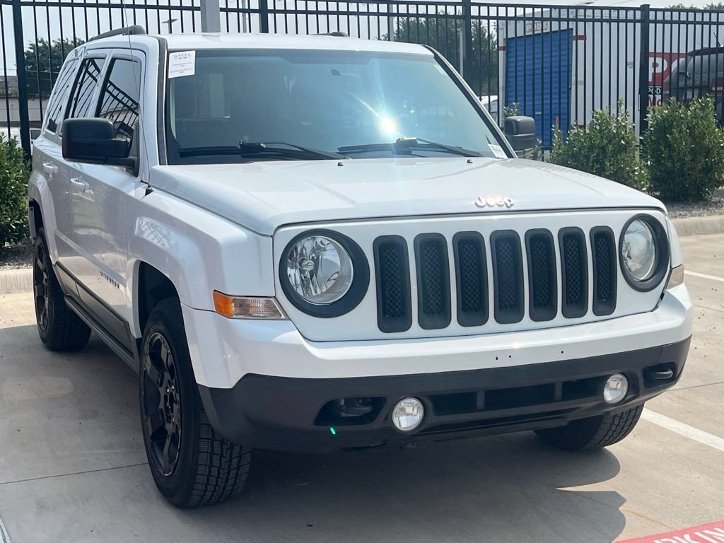Used 2017 Jeep Patriot Sport w/ Power Value Group AWD/4WD image 2