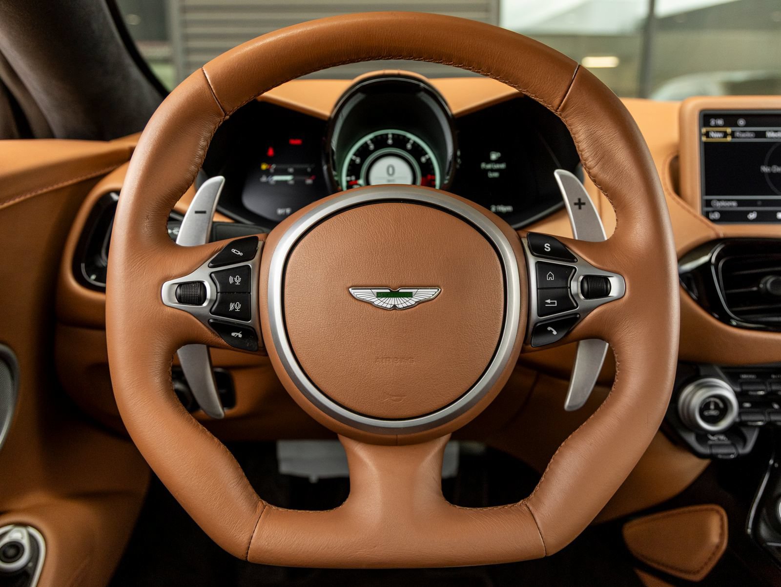 Used 2020 Aston Martin V8 Vantage Coupe RWD image 26