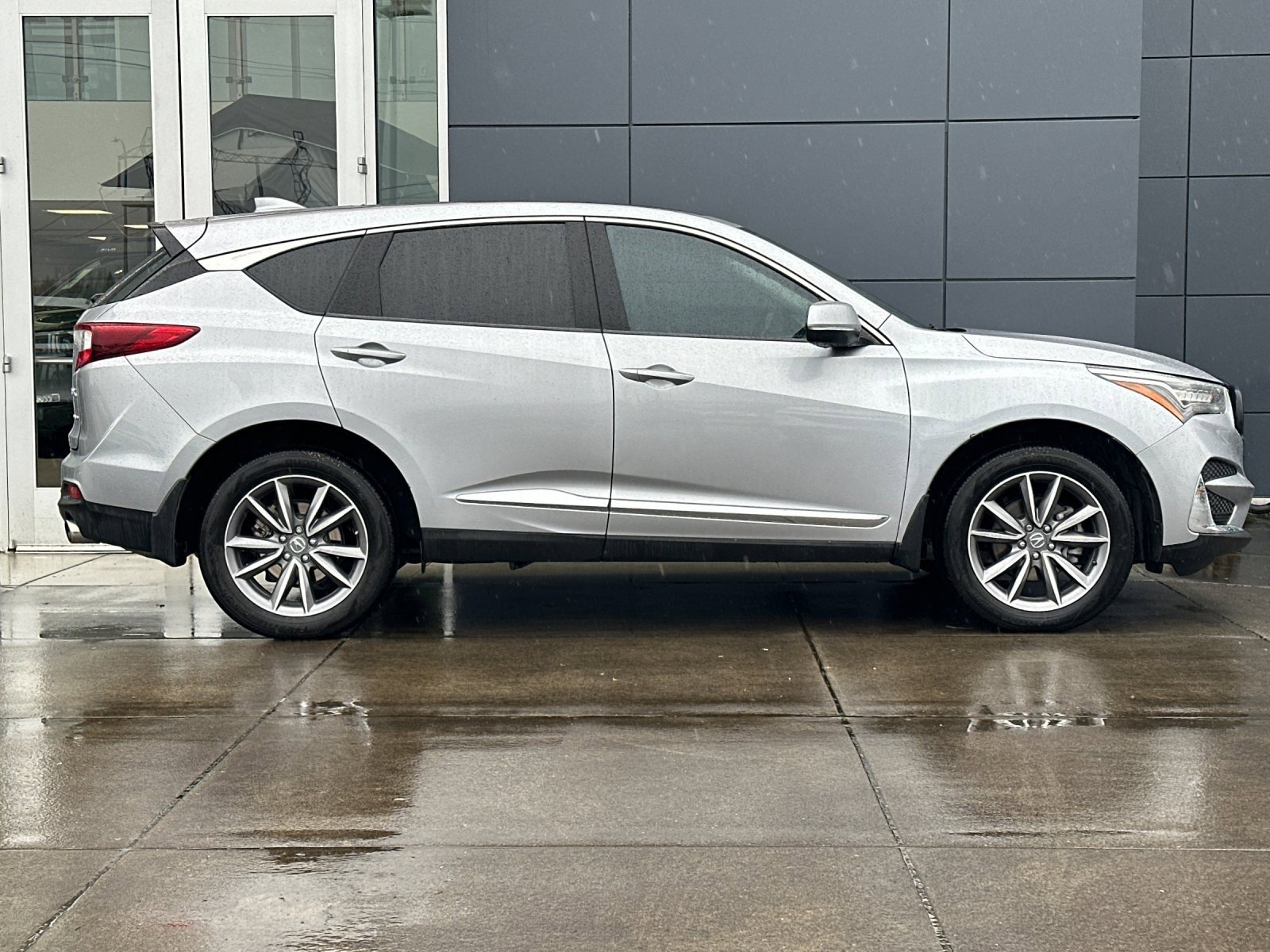 Used 2019 Acura RDX w/ Technology Package image 2