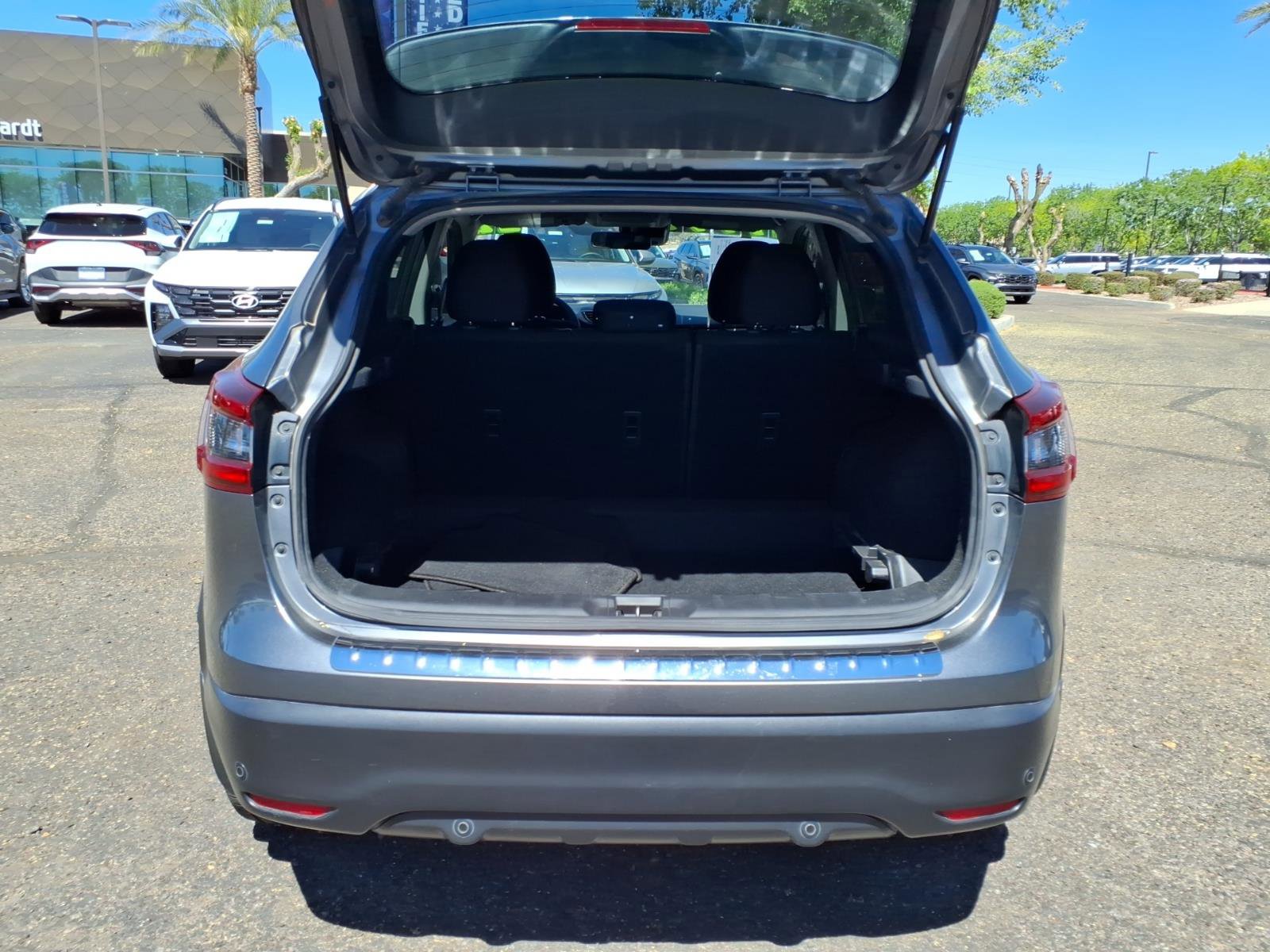 Used 2022 Nissan Rogue Sport S image 10