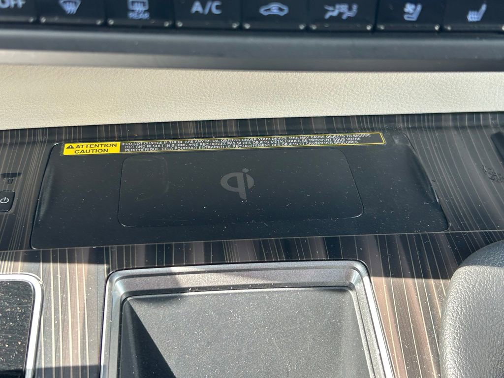 Used 2023 Toyota Sienna Platinum FWD image 37
