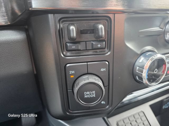 New 2026 Ford F250 Lariat w/ Black Appearance Package AWD/4WD image 24