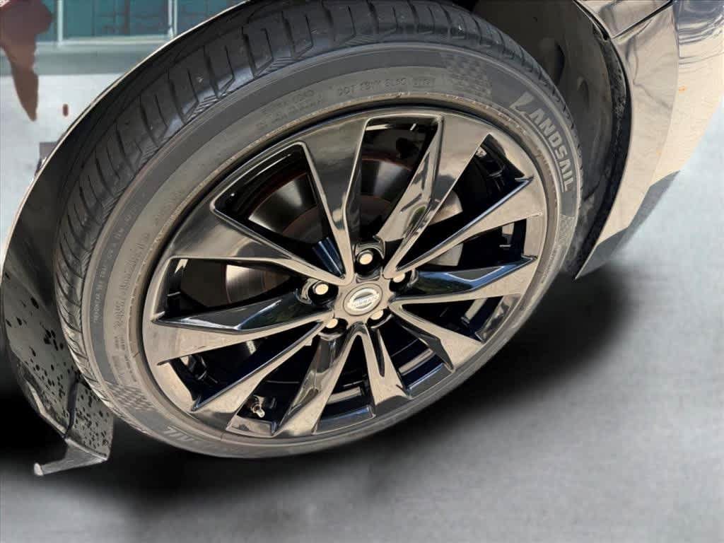 Used 2017 Nissan Maxima SR FWD image 6