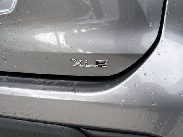 Used 2025 Toyota Highlander XLE FWD image 38