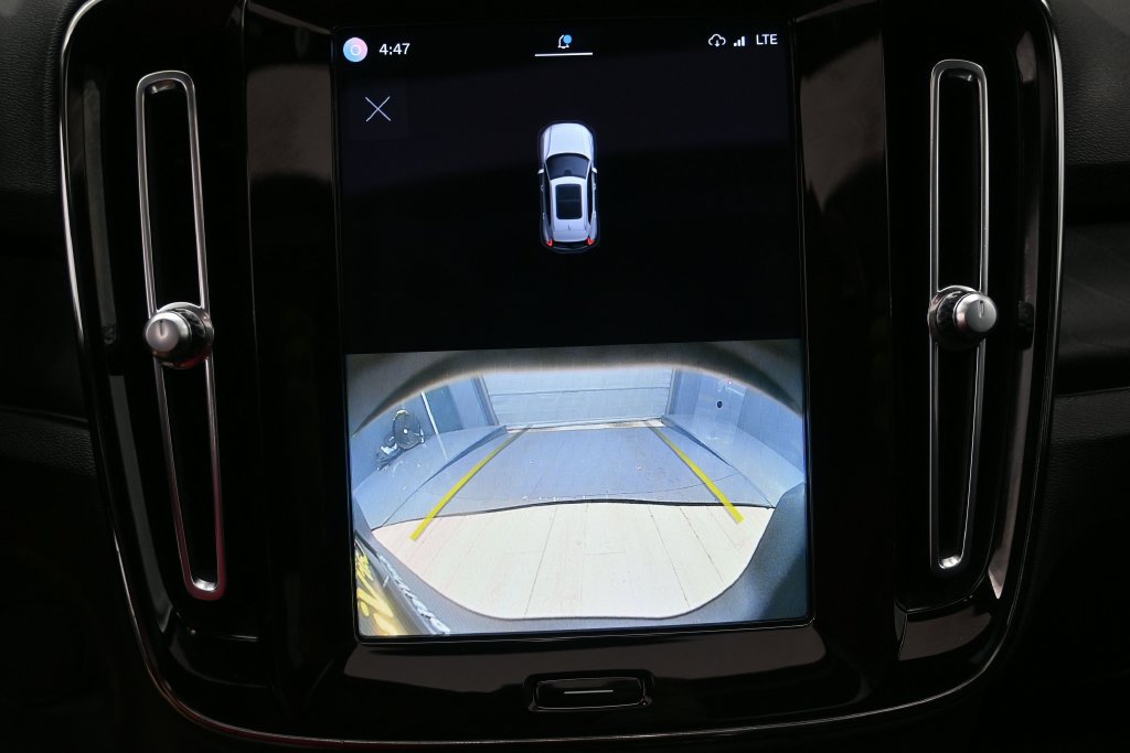 Used 2023 Volvo XC40 Recharge Ultimate AWD/4WD image 16