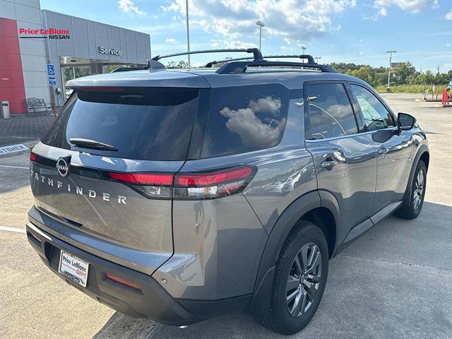 Certified 2025 Nissan Pathfinder SV FWD image 7