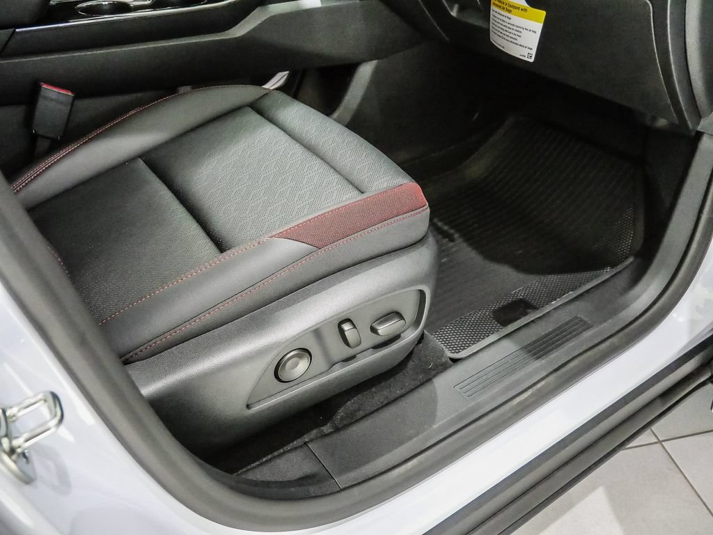 New 2027 Chevrolet Equinox RS w/ Safety and Technology Package FWD image 15