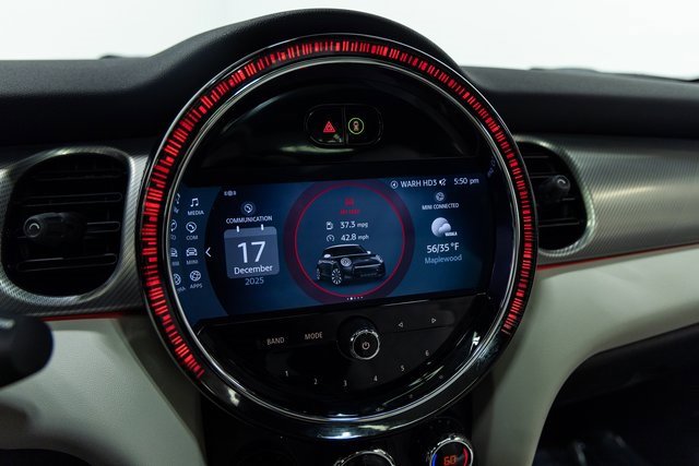 Used 2023 MINI Cooper 2-Door Hardtop w/ Signature Upholstery Package image 17