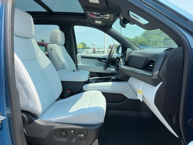 New 2026 Chevrolet Suburban Premier w/ Sun And Tow Package AWD/4WD image 8