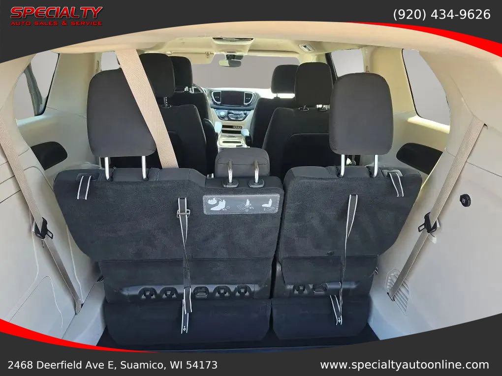 Used 2021 Chrysler Pacifica Touring w/ Cold Weather Group FWD image 27