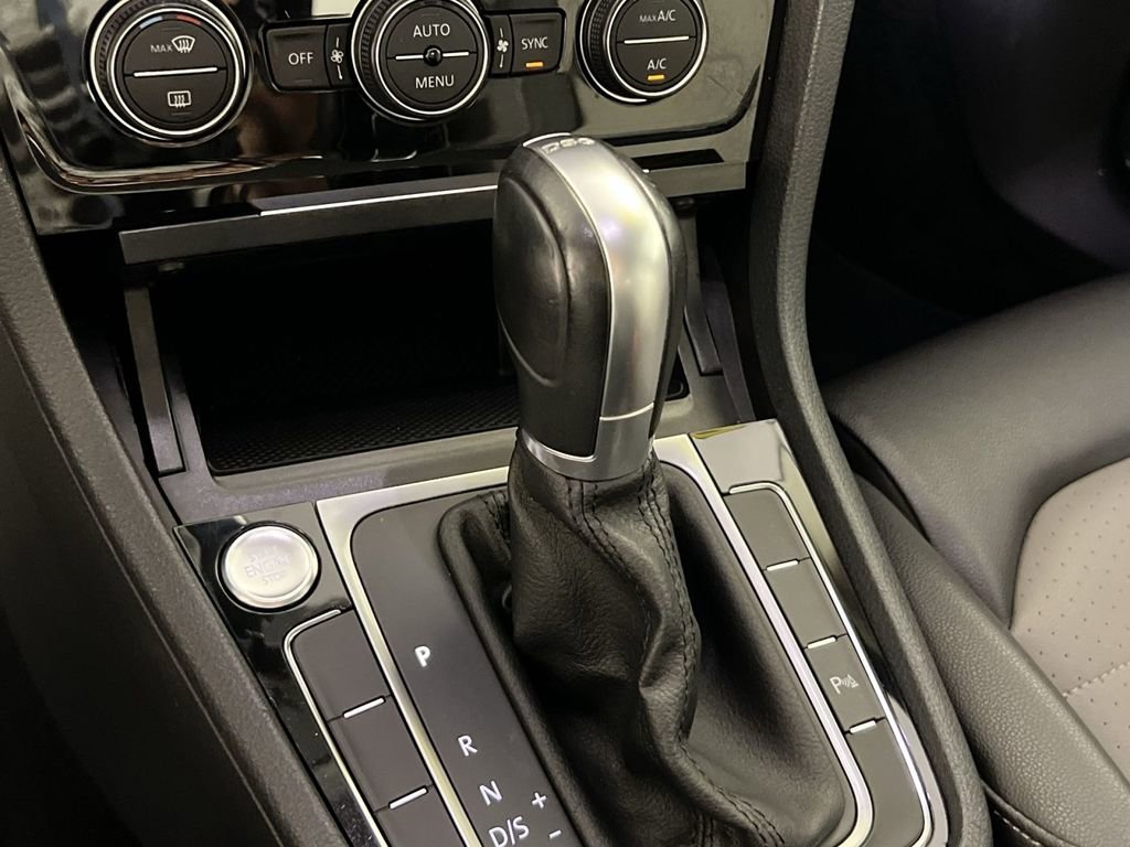 Used 2015 Volkswagen Golf TDI SEL image 22