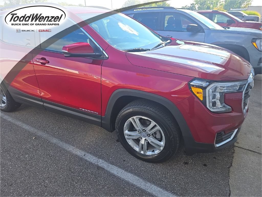 Used 2024 GMC Terrain SLE w/ Driver Convenience Package AWD/4WD image 1