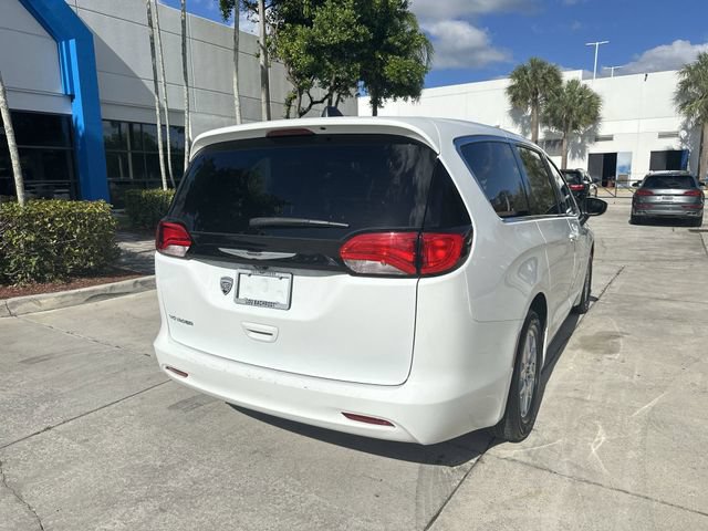 Used 2023 Chrysler Voyager LX FWD image 38