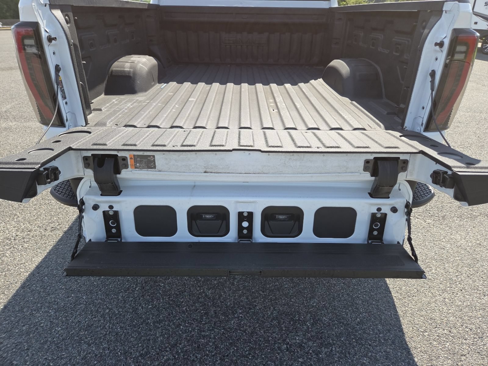 New 2026 GMC Sierra 2500 AT4 w/ AT4 Premium Plus Package AWD/4WD image 24