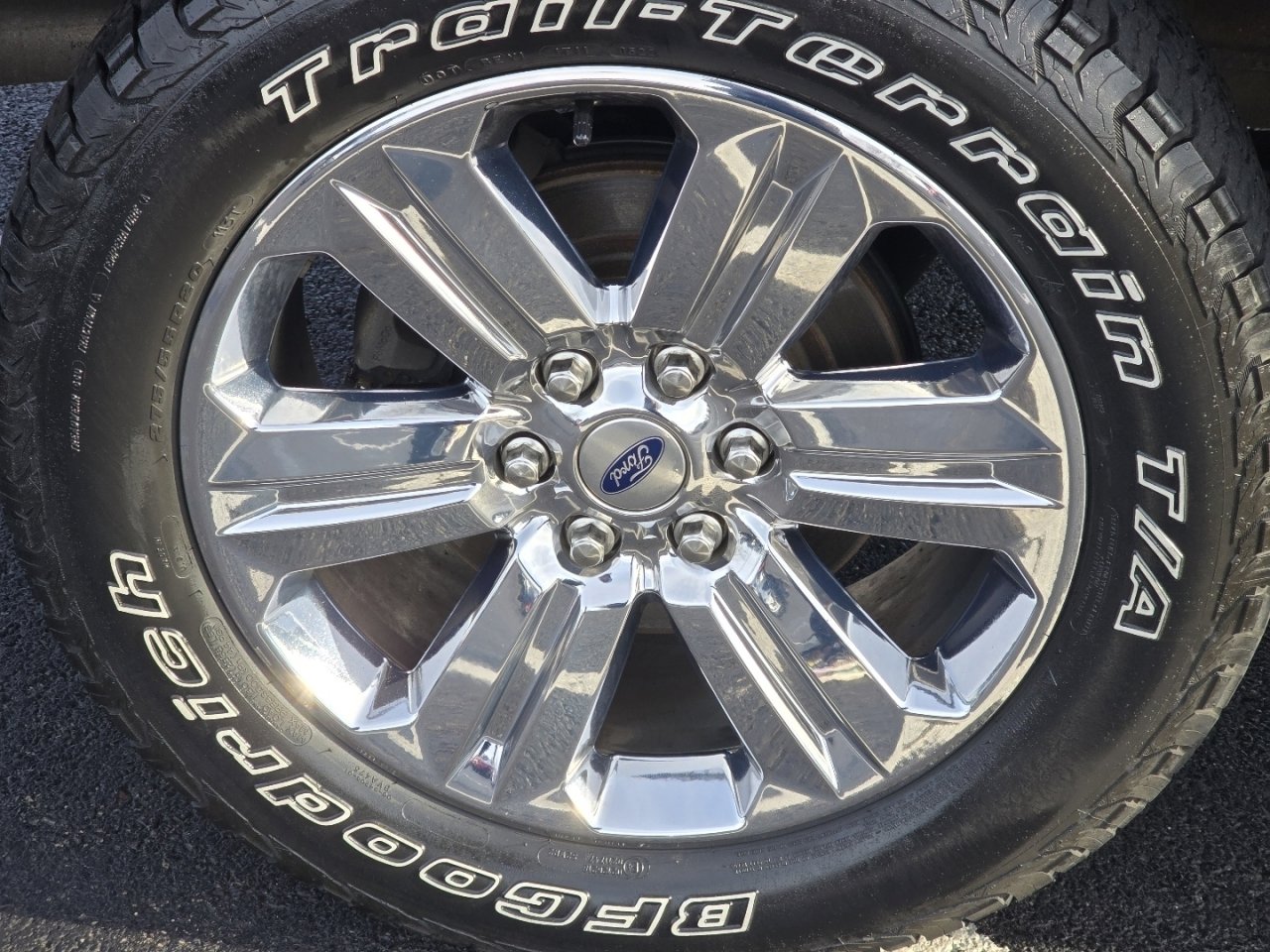 Used 2018 Ford F150 XLT w/ Equipment Group 302A Luxury image 11