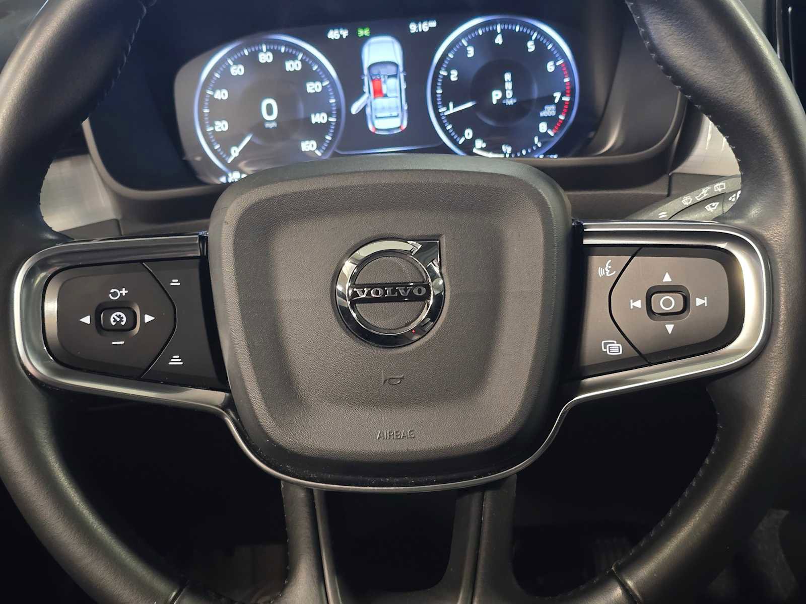 Used 2019 Volvo XC40 T5 Momentum image 11