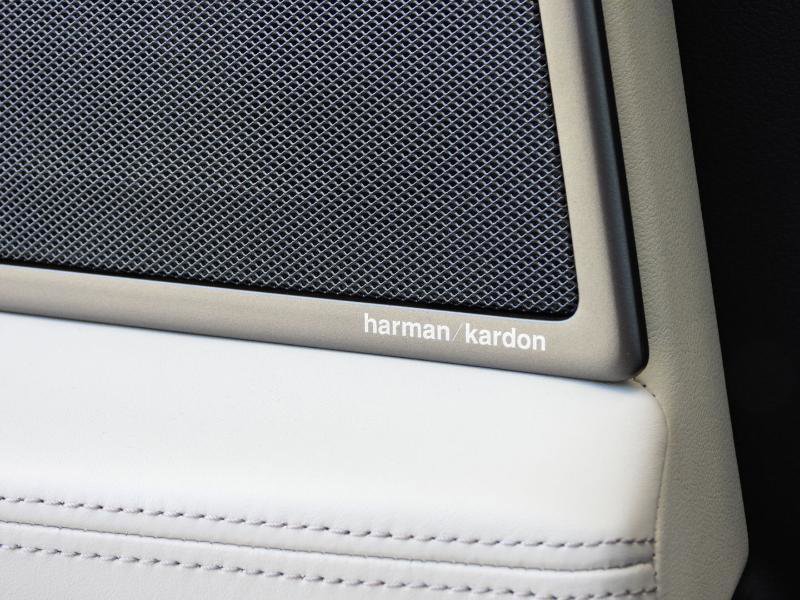 Used 2021 BMW 740i w/ Premium Package image 52