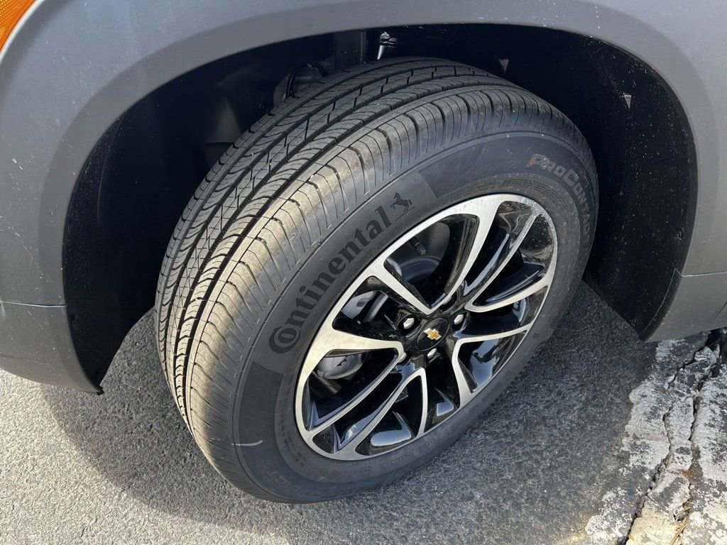 New 2025 Chevrolet TrailBlazer LT w/ LT Cold Weather Package FWD image 9