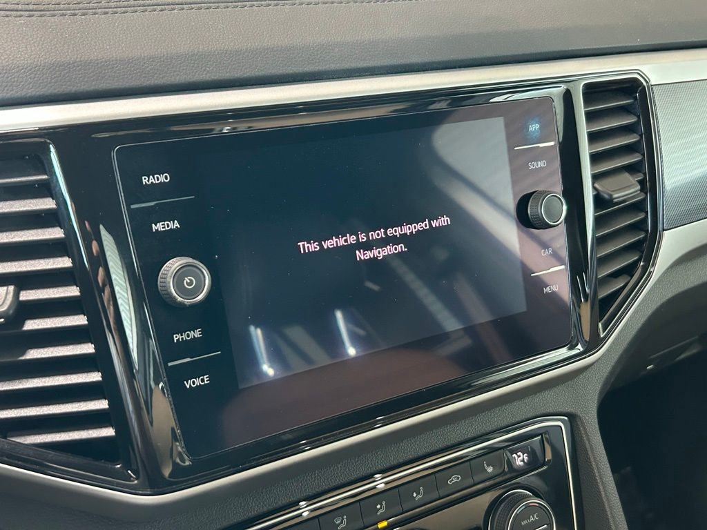 Used 2022 Volkswagen Atlas Cross Sport SE w/ Black Wheel Package image 17