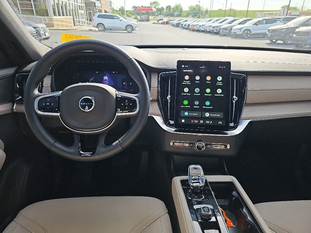 Used 2026 Volvo XC90 B6 Plus AWD/4WD image 2