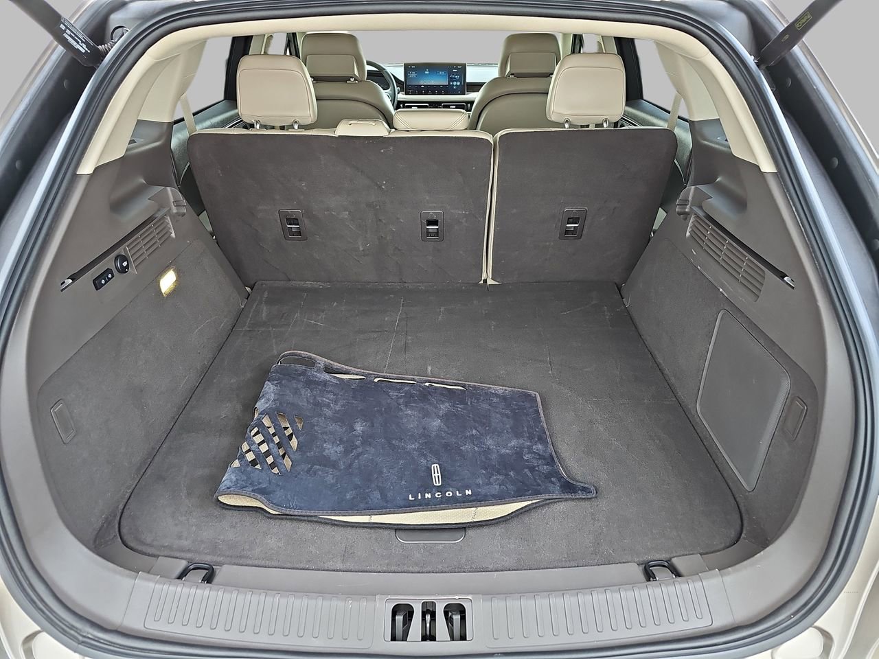 Used 2021 Lincoln Nautilus Reserve w/ Equipment Group 201A image 15