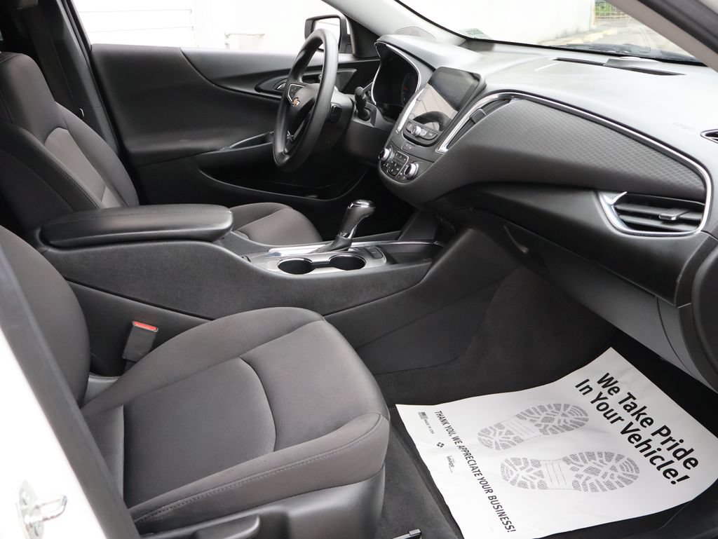 Used 2020 Chevrolet Malibu LT FWD image 7