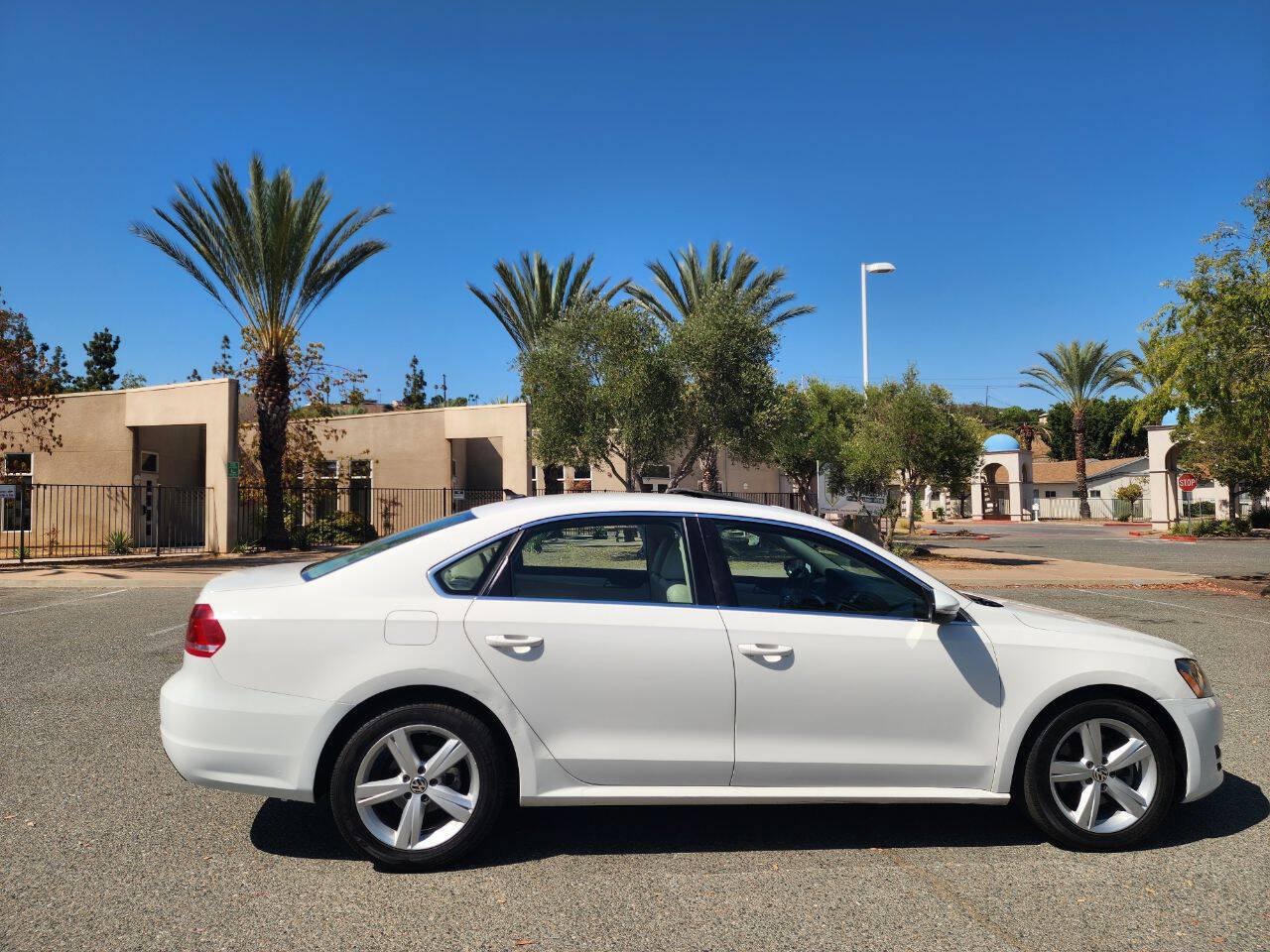 Used 2012 Volkswagen Passat 2.5 SE FWD image 4