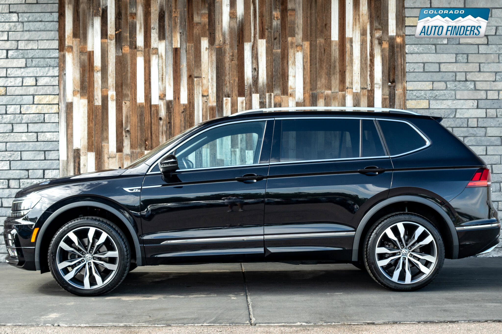 Used 2020 Volkswagen Tiguan SEL Premium R-Line image 2