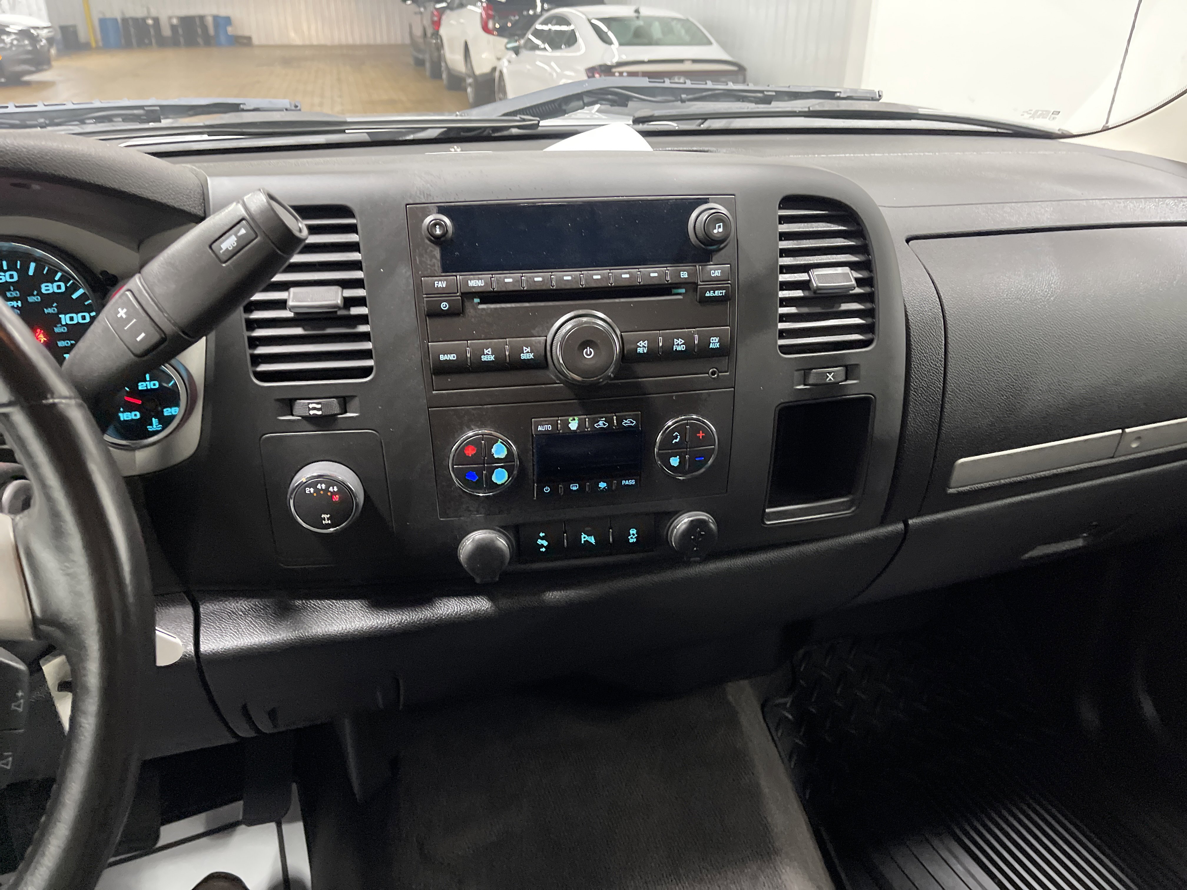 Used 2014 Chevrolet Silverado 2500 LT w/ Interior Plus Package image 28