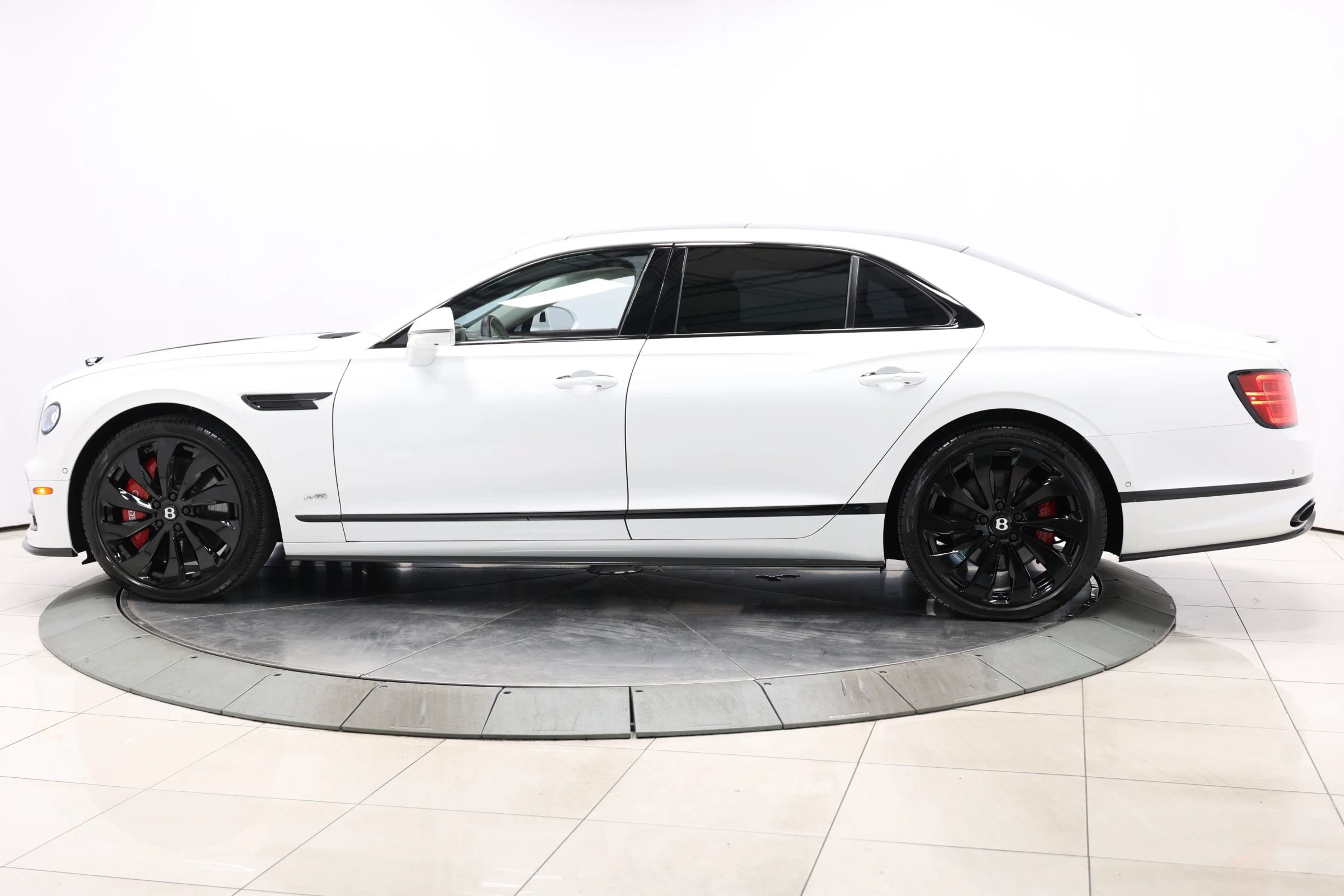 Used 2022 Bentley Flying Spur W12 AWD/4WD image 11