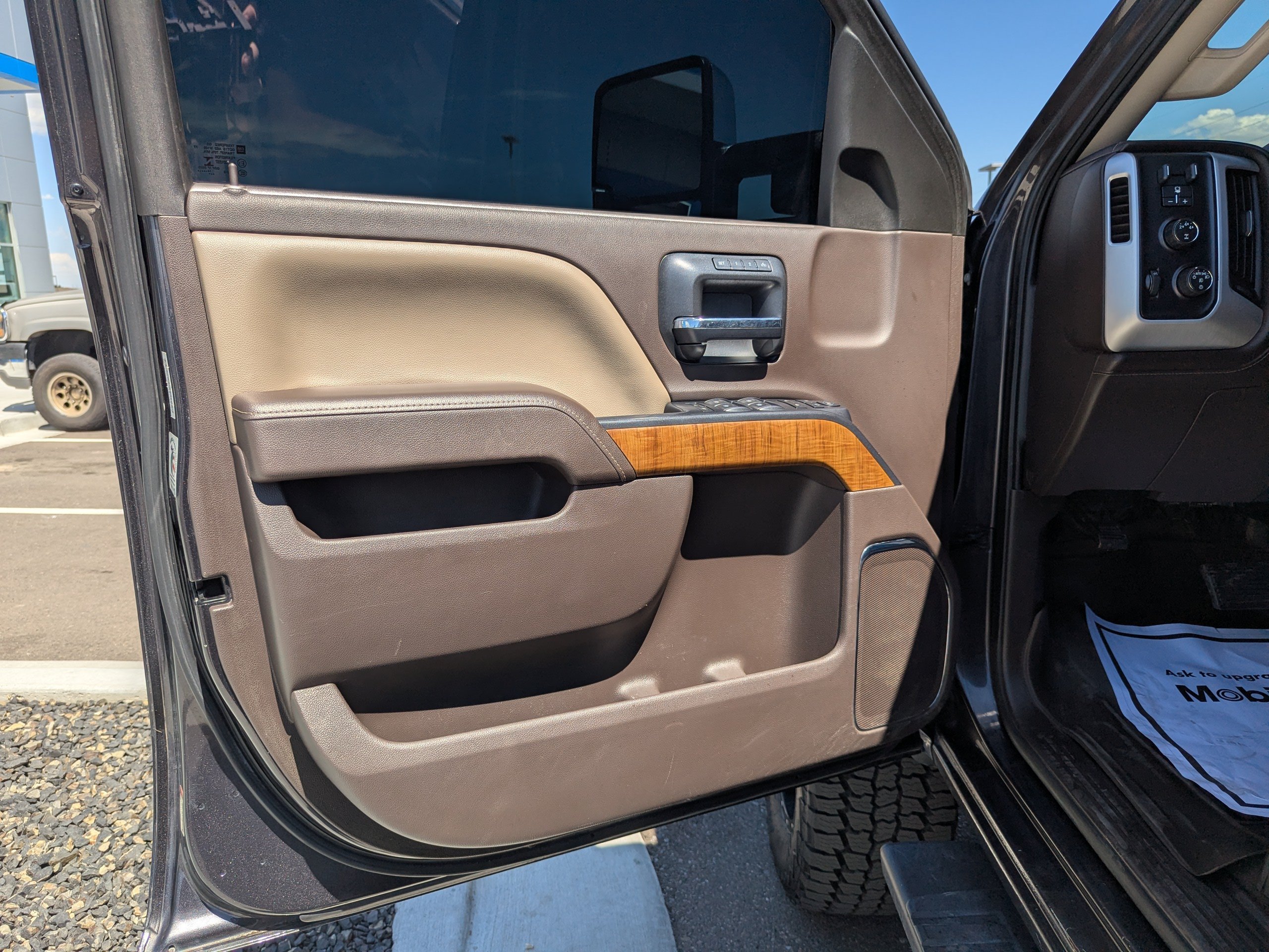 Used 2015 GMC Sierra 3500 SLT AWD/4WD image 10