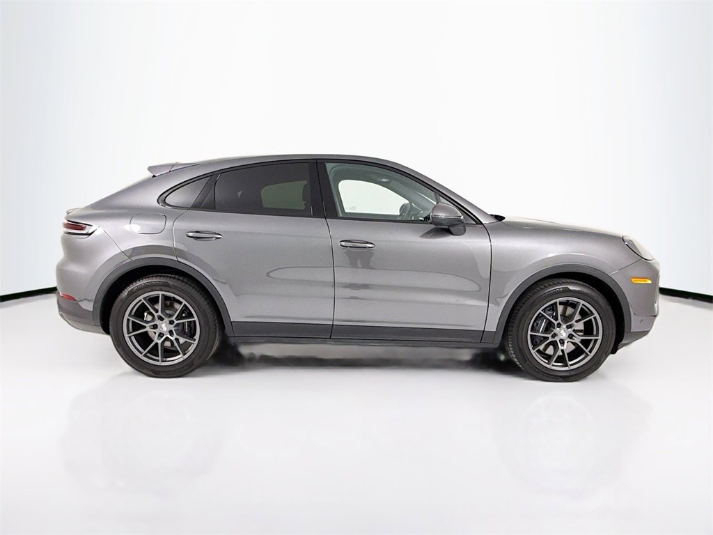 Certified 2025 Porsche Cayenne Coupe image 8