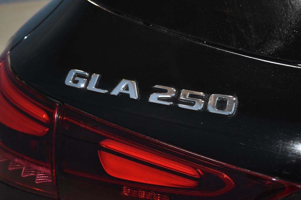 Certified 2025 Mercedes-Benz GLA 250 4MATIC image 30