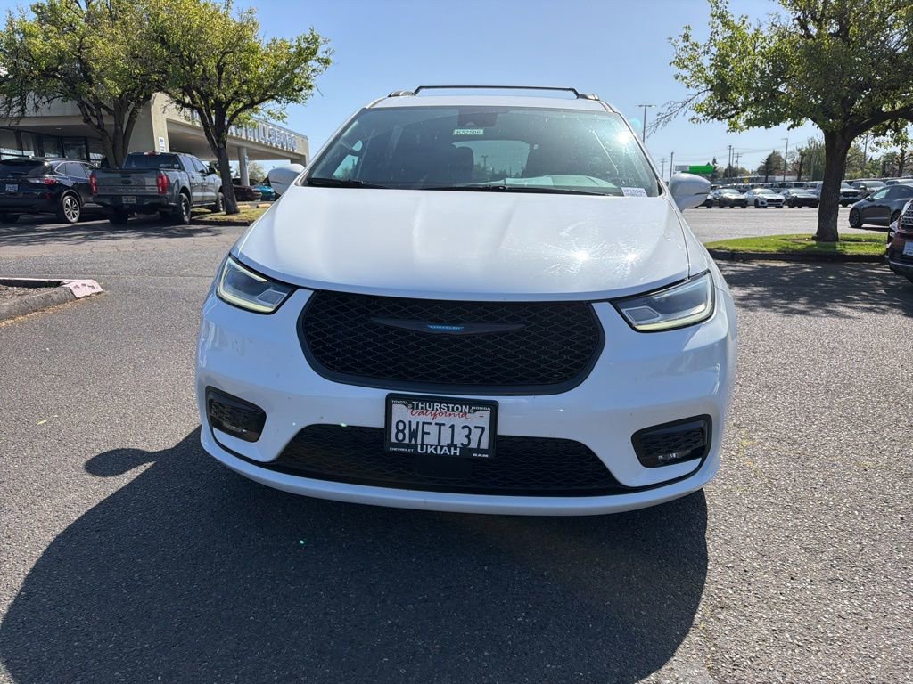 Used 2021 Chrysler Pacifica Touring w/ S Appearance Package FWD image 3