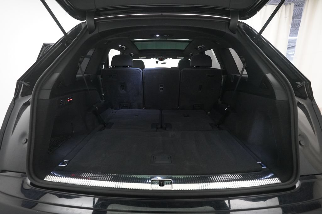 Used 2020 Audi Q7 3.0T Prestige w/ Prestige Package AWD/4WD image 10