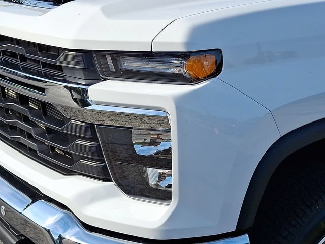Used 2025 Chevrolet Silverado 2500 LT w/ Safety Package AWD/4WD image 9