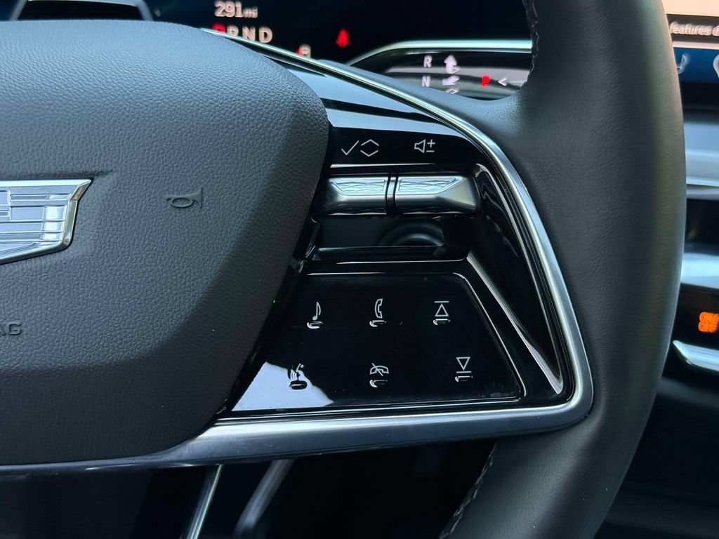 Used 2024 Cadillac Lyriq Luxury AWD/4WD image 32