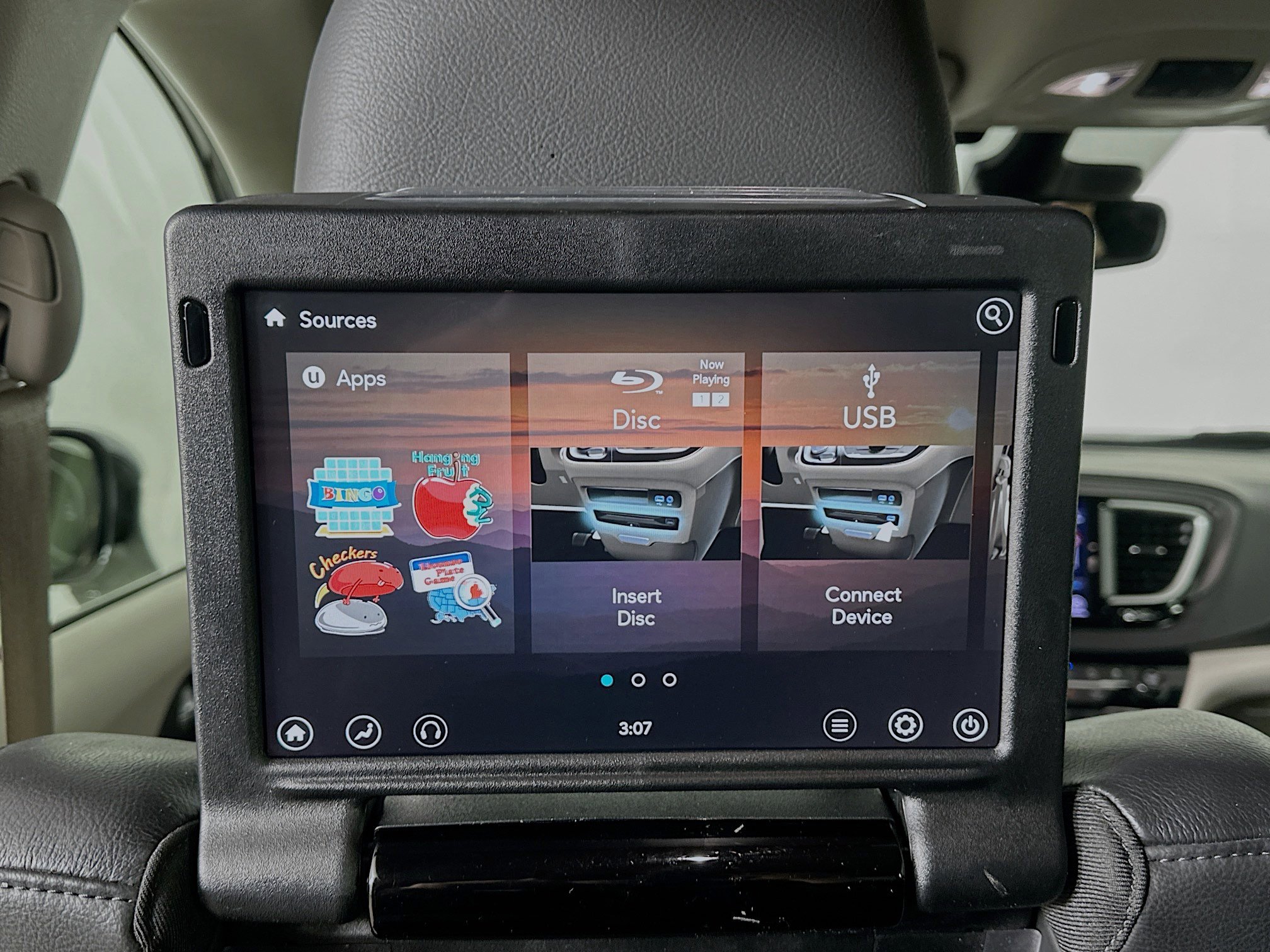 Used 2020 Chrysler Pacifica Touring-L Plus w/ Tire & Wheel Group image 31