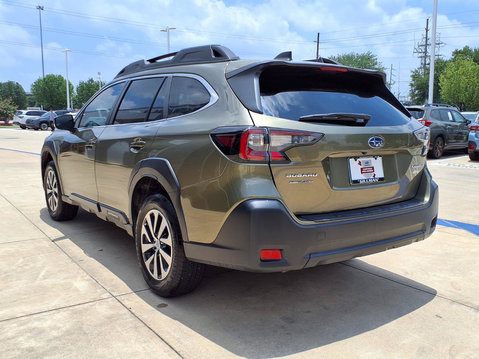 Certified 2025 Subaru Outback Premium w/ Popular Package #1A AWD/4WD image 3