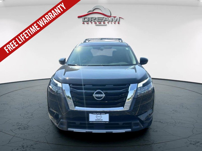 Used 2025 Nissan Pathfinder SL AWD/4WD image 2