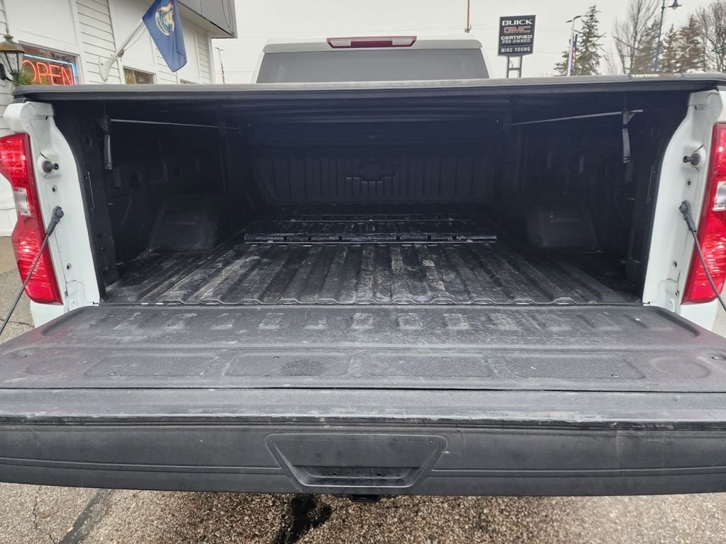 Certified 2022 Chevrolet Silverado 3500 LT w/ Convenience Package image 11