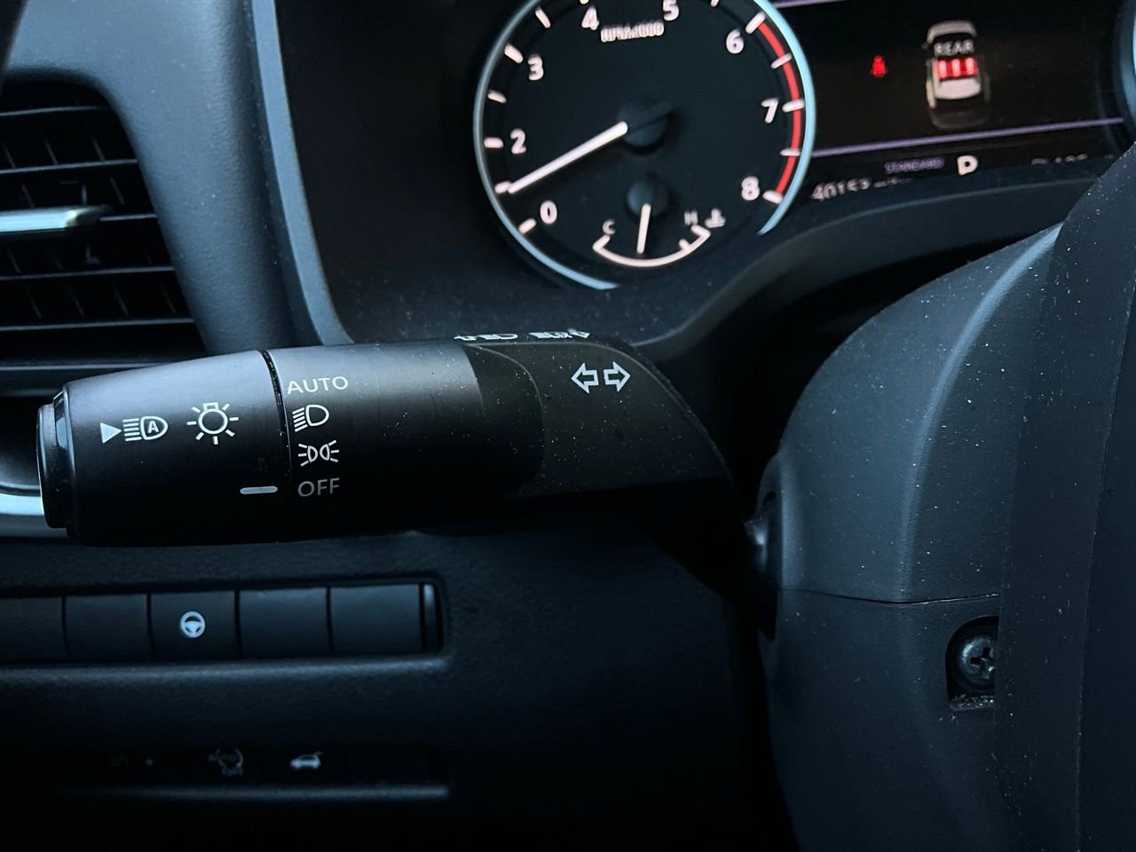 Used 2025 Nissan Rogue SV FWD image 35