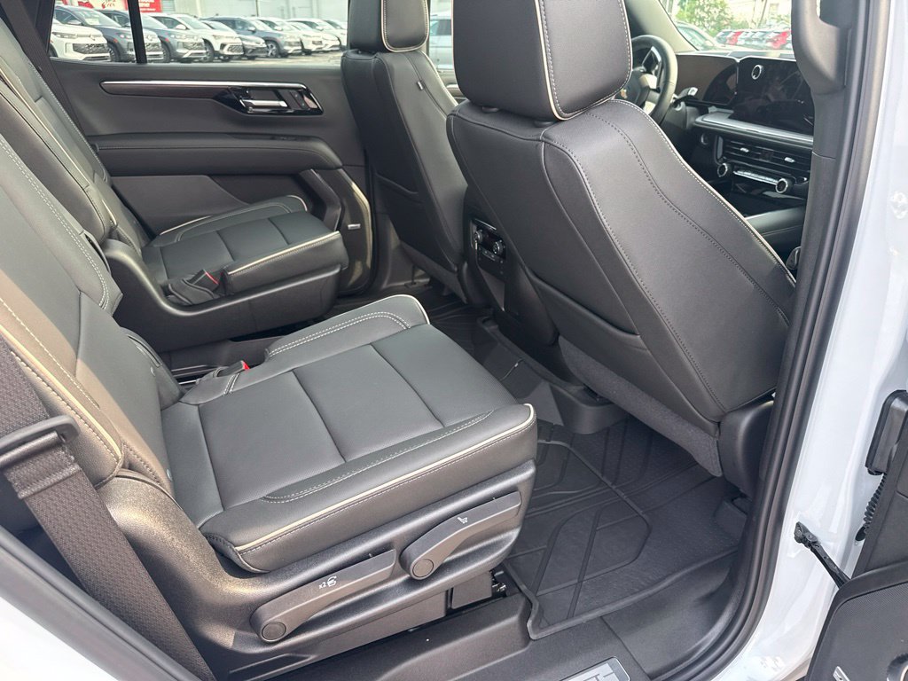 Used 2026 Chevrolet Tahoe Premier w/ Sun And Tow Package AWD/4WD image 16