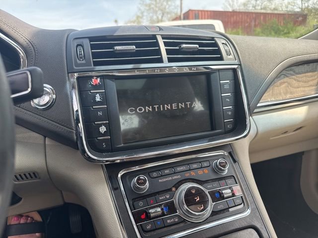 Used 2017 Lincoln Continental Reserve w/ Technology Package image 11