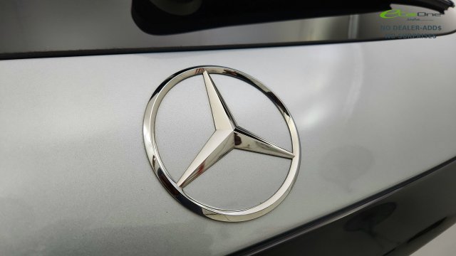 Used 2025 Mercedes-Benz GLC 300 4MATIC image 36