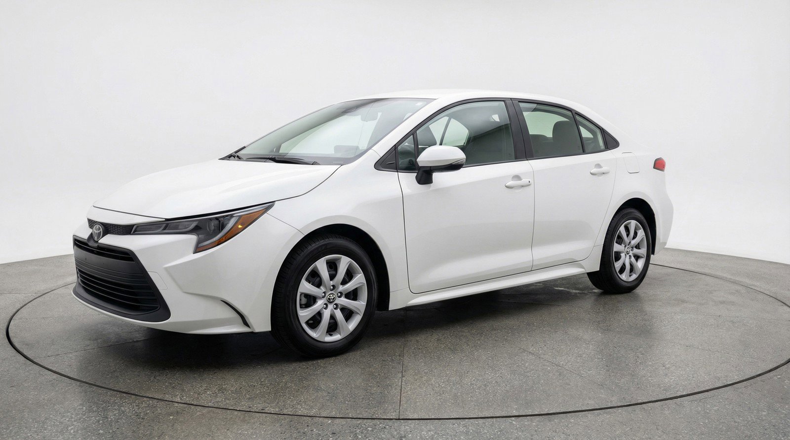 Used 2025 Toyota Corolla LE image 3