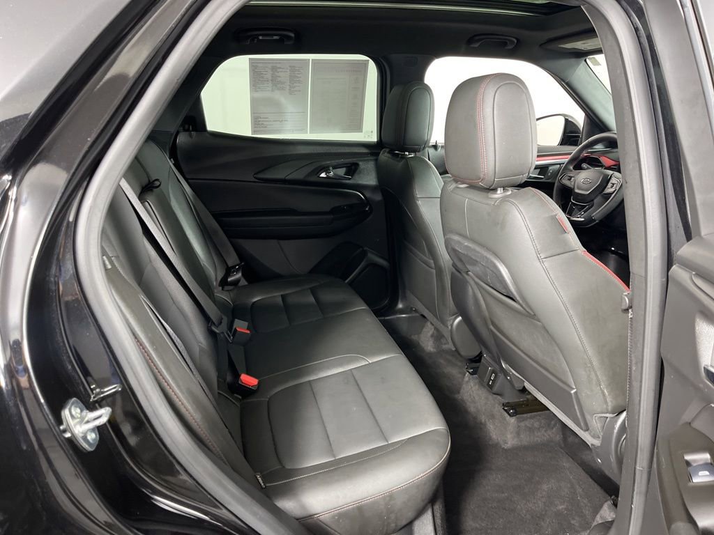 Used 2025 Chevrolet TrailBlazer RS w/ Convenience Package image 12